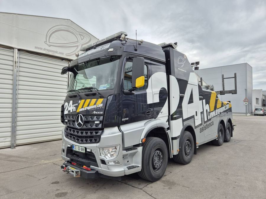 Mercedes Benz Arocs 8x4 za regijsko pokritost