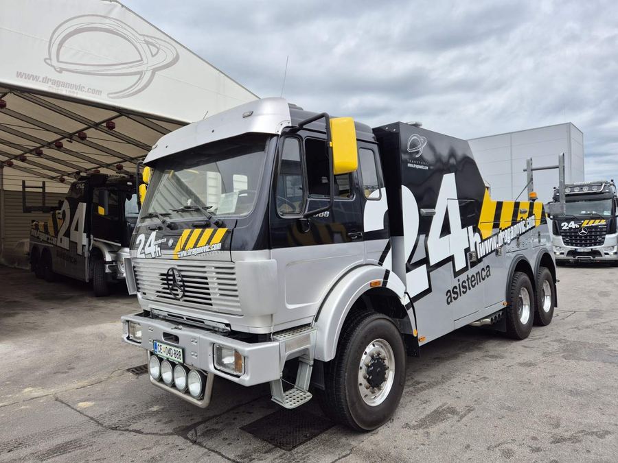 Mercedes Benz 6x6 za težko vleko