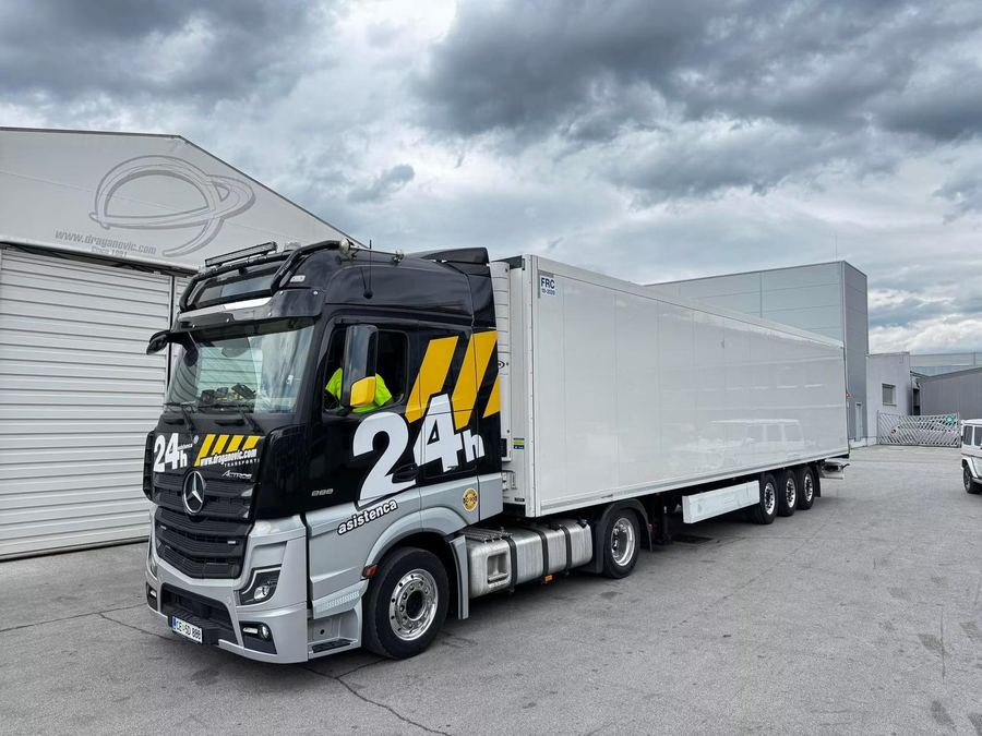 Mercedes Benz Actros s hladilno prikolico
